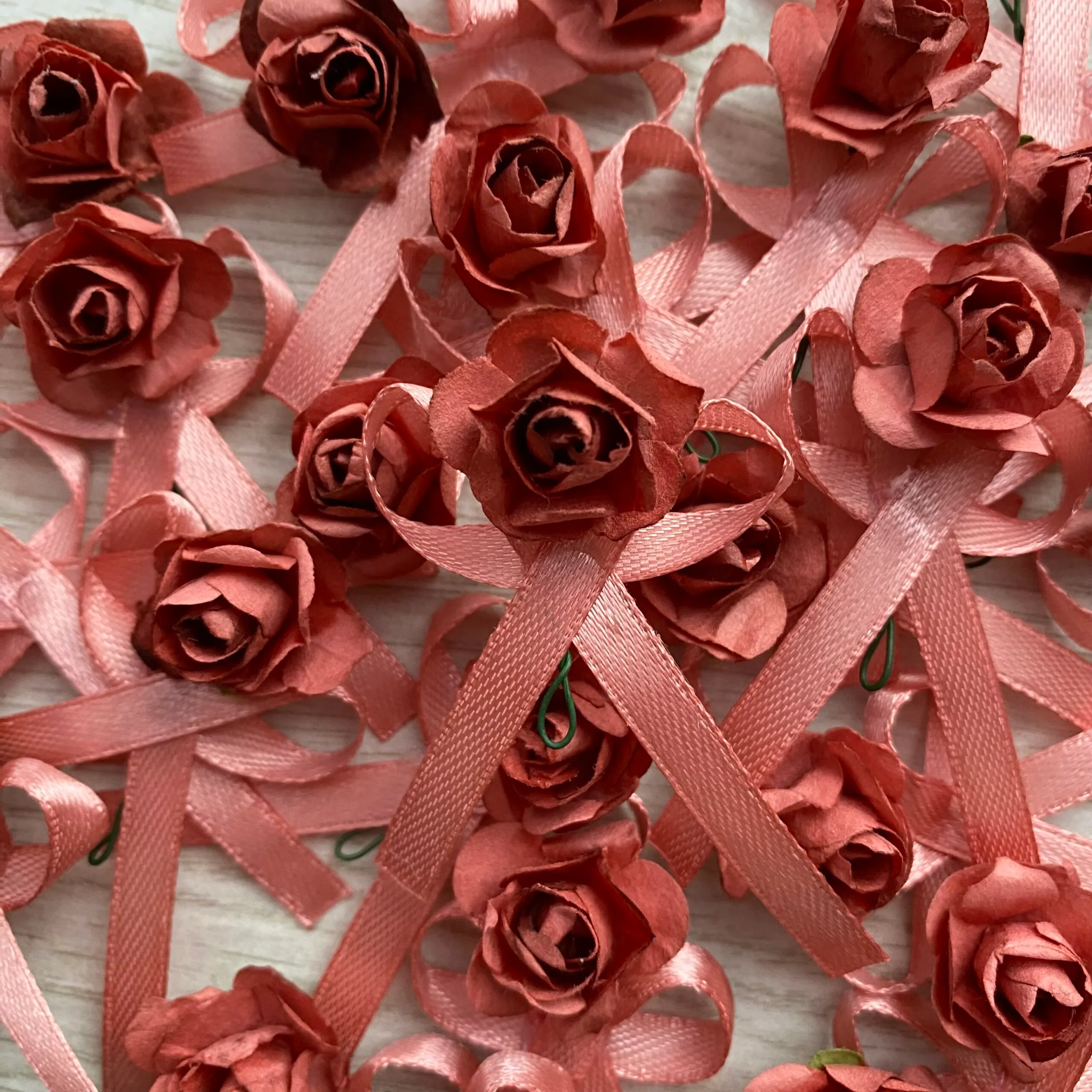cocarde/ flori de pus in piept pentru invitati la nunta cocarde premium cocarde roz / rose gold